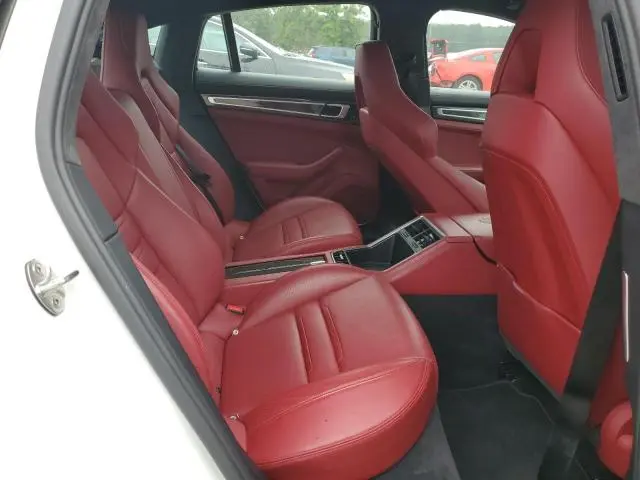 2019 PORSCHE PANAMERA GTS  
