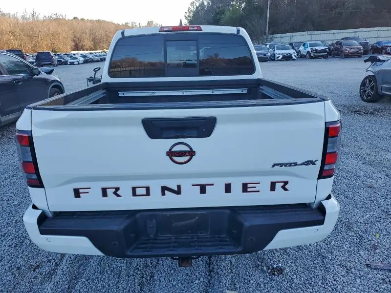 2022 NISSAN FRONTIER S  