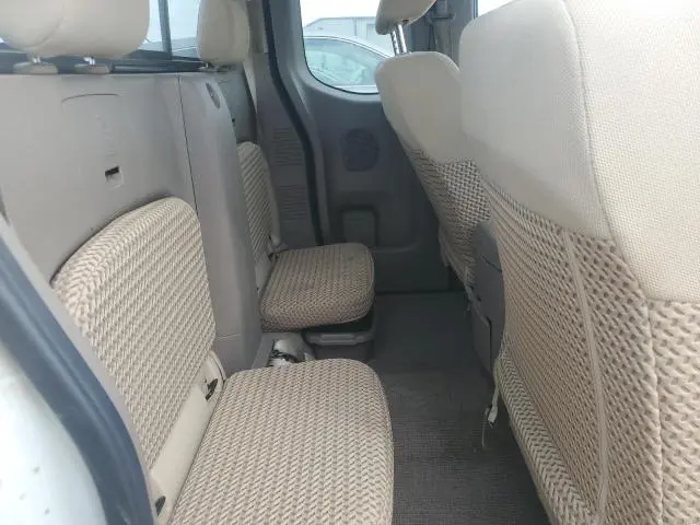 2017 NISSAN FRONTIER SV  