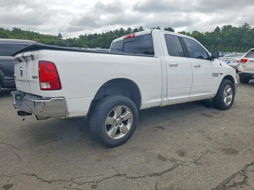 2016 RAM 1500 SLT  