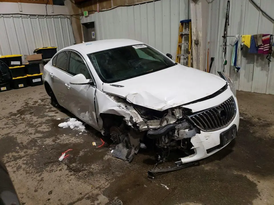 2012 BUICK REGAL   