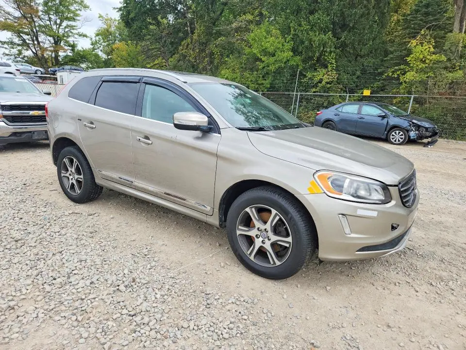 2015 VOLVO XC60 T6 PREMIER+  