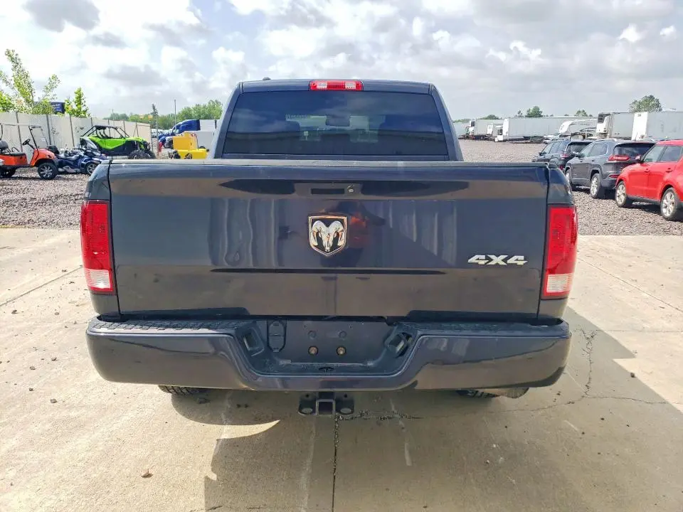 2016 RAM 1500 ST  