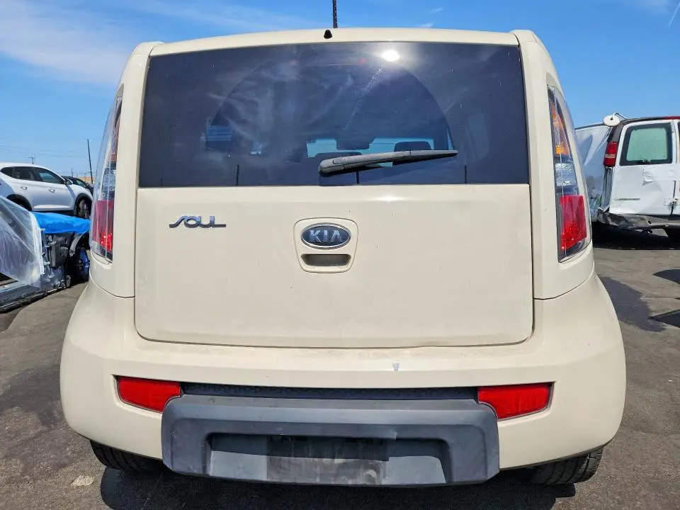 2010 KIA SOUL +  