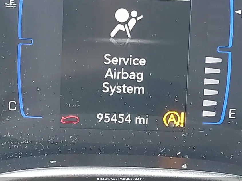2021 CHRYSLER VOYAGER LXI