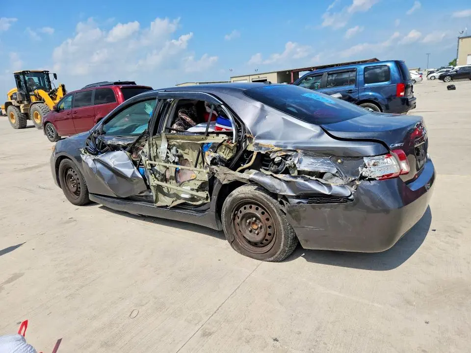 2011 TOYOTA CAMRY LE  