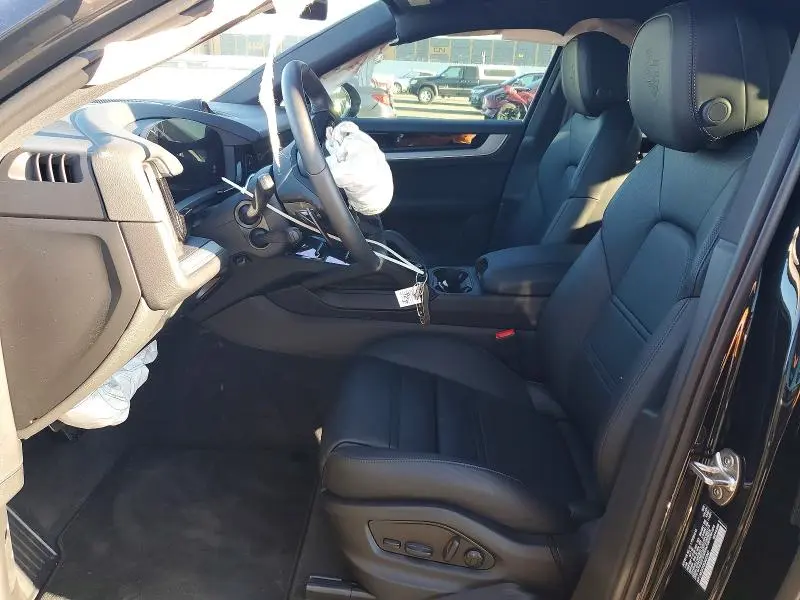 2025 PORSCHE CAYENNE COUPE  