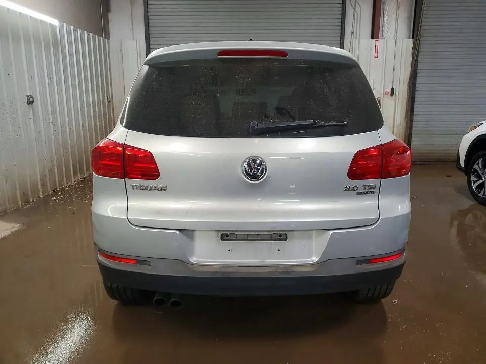 2013 VOLKSWAGEN TIGUAN S  