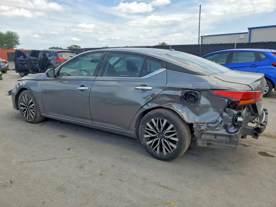 2023 NISSAN ALTIMA SV  