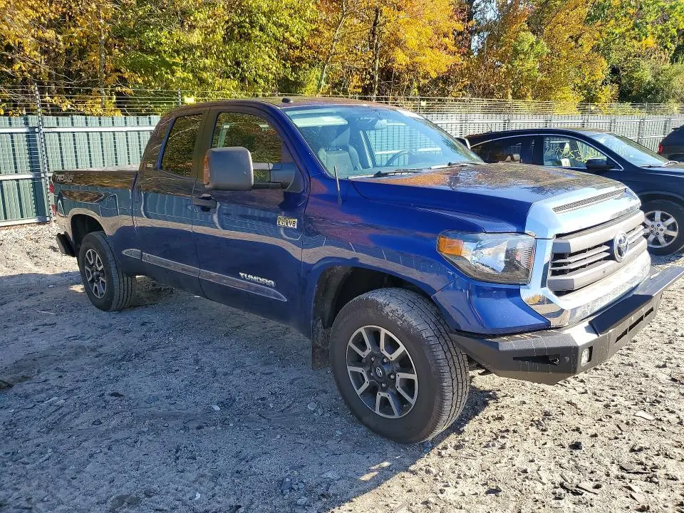 2015 TOYOTA TUNDRA SR5  
