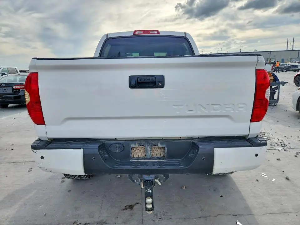 2014 TOYOTA TUNDRA CREWMAX LIMITED  