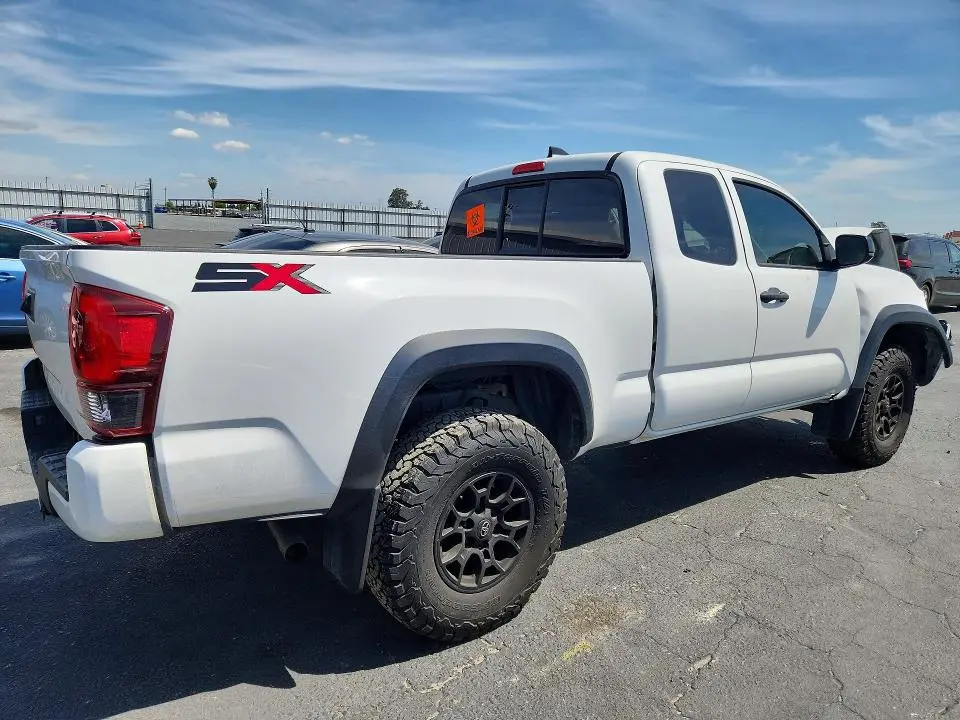 2022 TOYOTA TACOMA SR V6  
