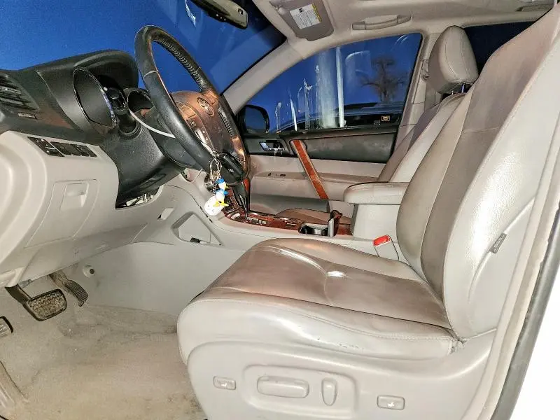 2010 TOYOTA HIGHLANDER LIMITED  