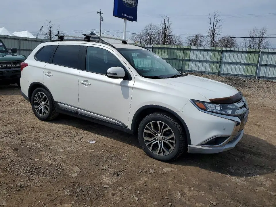 2016 MITSUBISHI OUTLANDER SE  