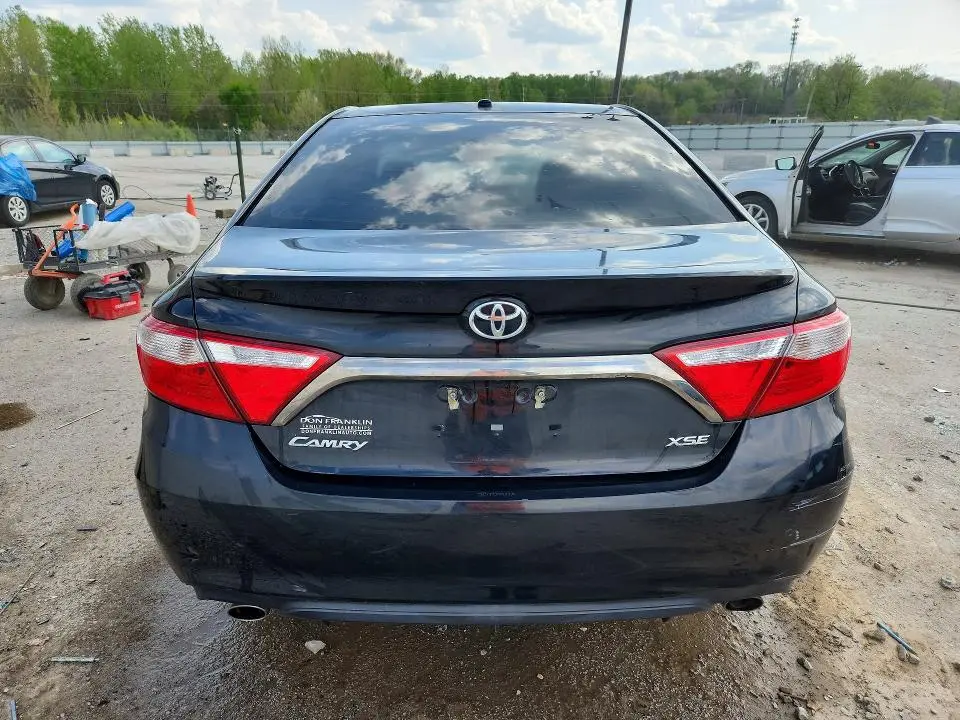 2015 TOYOTA CAMRY XSE V6  