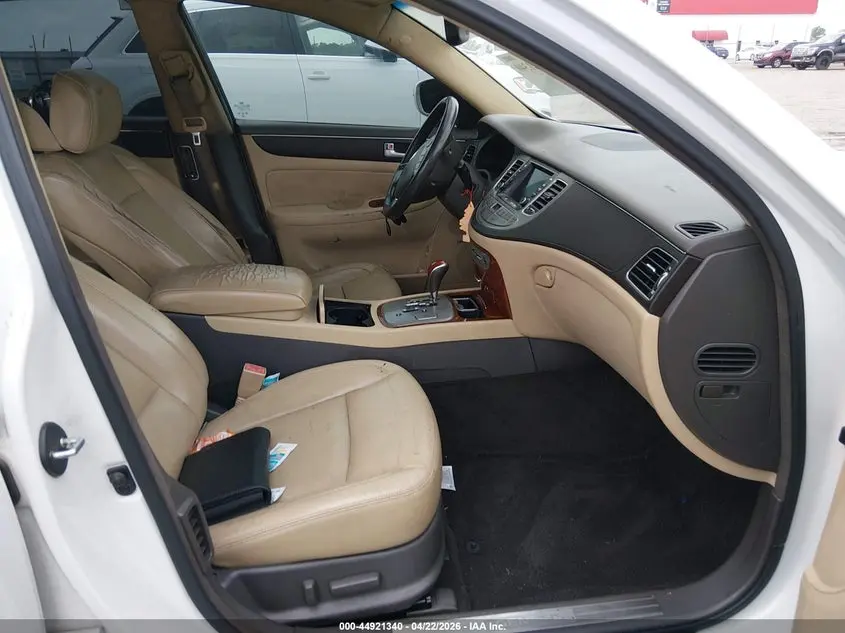 2013 HYUNDAI GENESIS 3.8