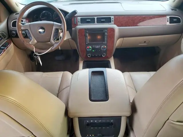 2011 CHEVROLET SUBURBAN K1500 LT  