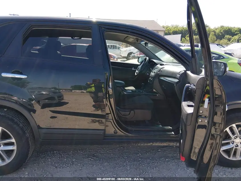 2014 KIA SORENTO LX