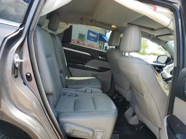 2016 TOYOTA HIGHLANDER XLE  