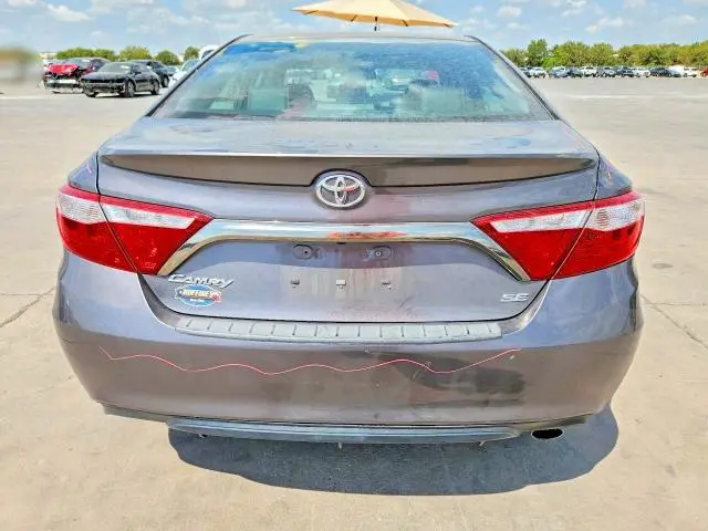 2016 TOYOTA CAMRY SE  