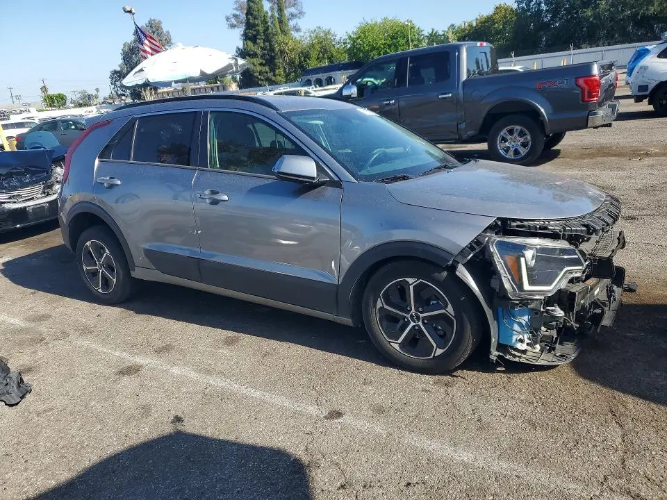 2023 KIA NIRO EX  