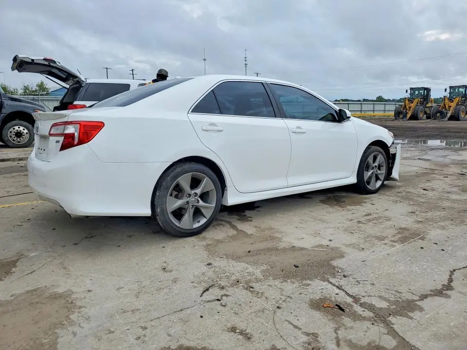 2014 TOYOTA CAMRY SE V6  