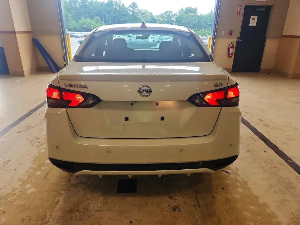 2020 NISSAN VERSA SR  
