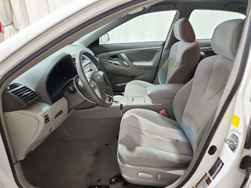 2011 TOYOTA CAMRY LE  
