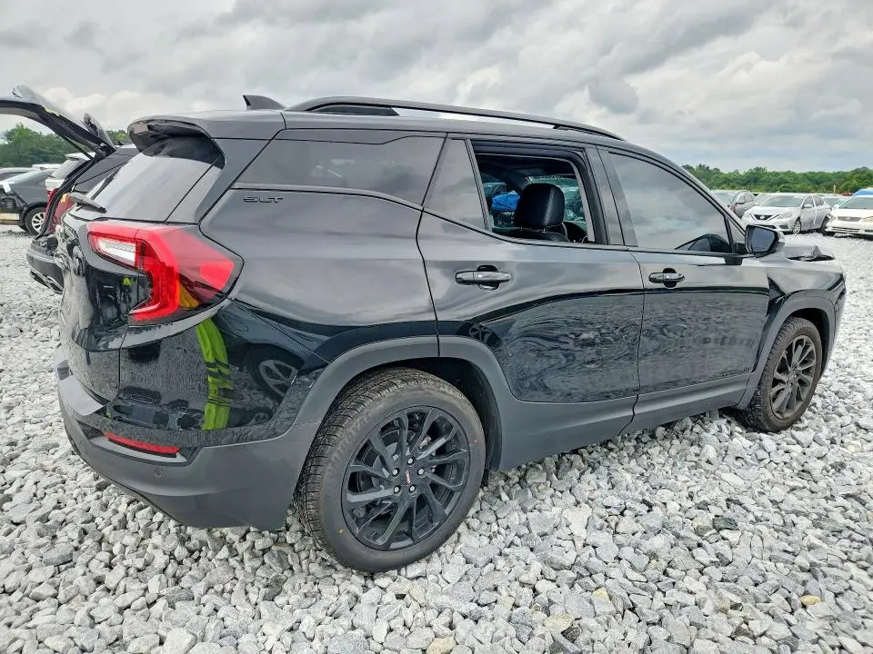 2023 GMC TERRAIN SLT  