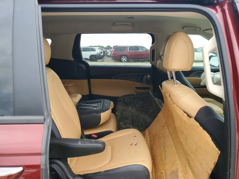 2023 KIA CARNIVAL LX  