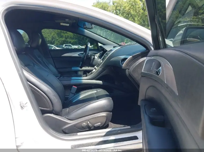 2017 LINCOLN MKZ RESERVE