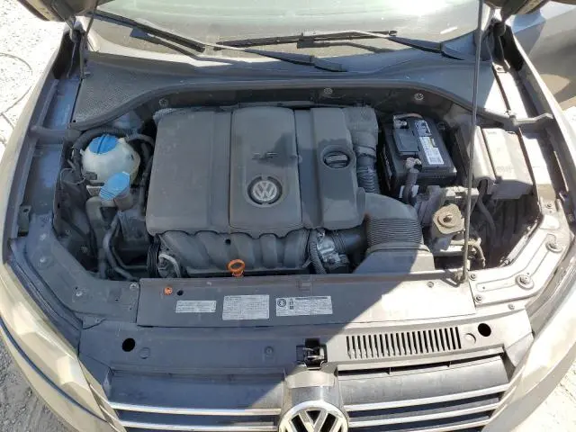 2013 VOLKSWAGEN PASSAT S  