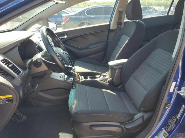 2017 KIA FORTE LX  