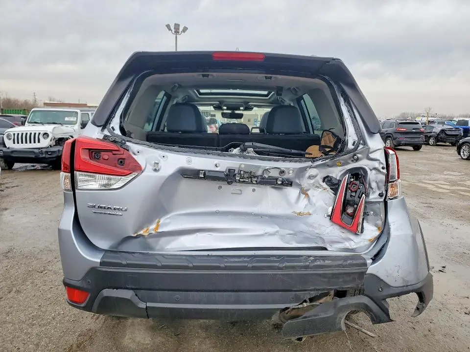 2022 SUBARU FORESTER LIMITED  
