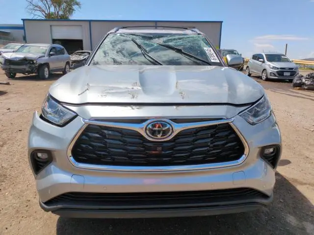 2025 TOYOTA HIGHLANDER LE  