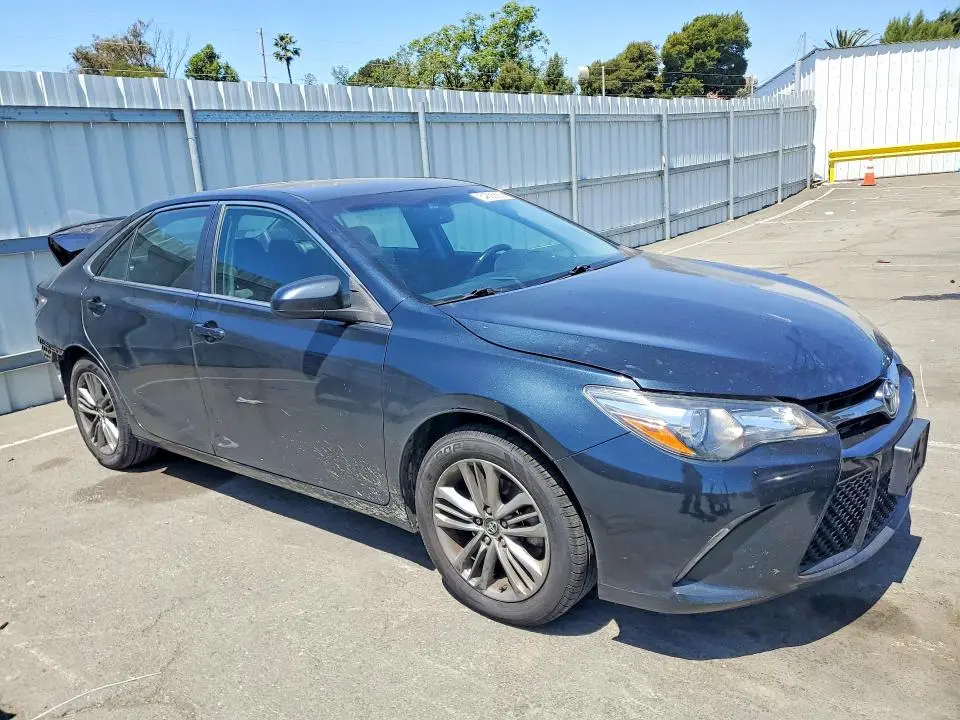 2017 TOYOTA CAMRY SE  
