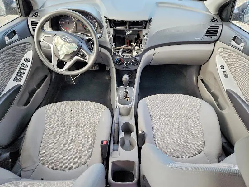 2012 HYUNDAI ACCENT GS  