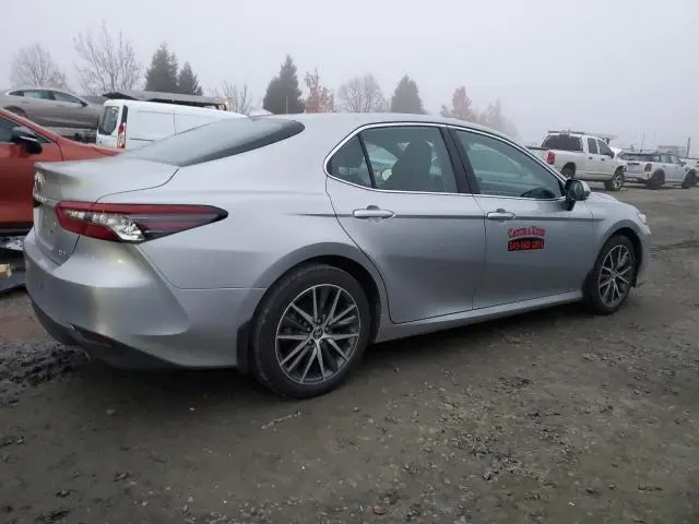 2023 TOYOTA CAMRY XLE  