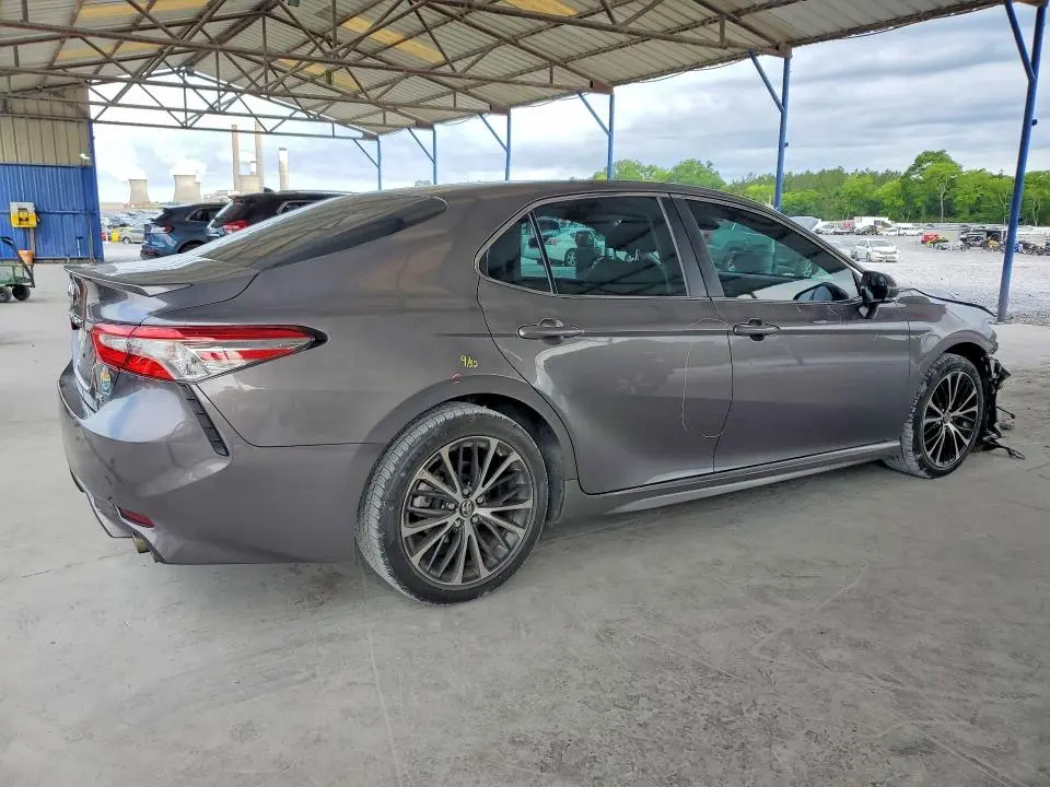 2018 TOYOTA CAMRY SE  