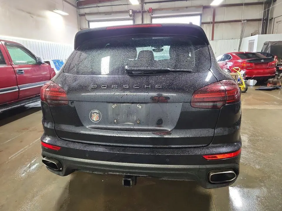 2018 PORSCHE CAYENNE   