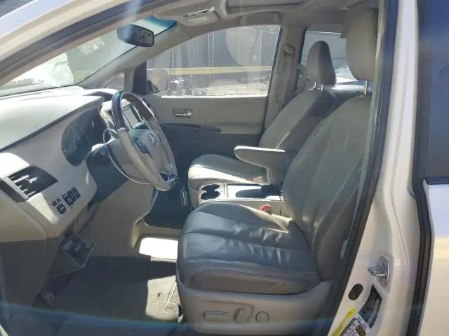 2011 TOYOTA SIENNA XLE