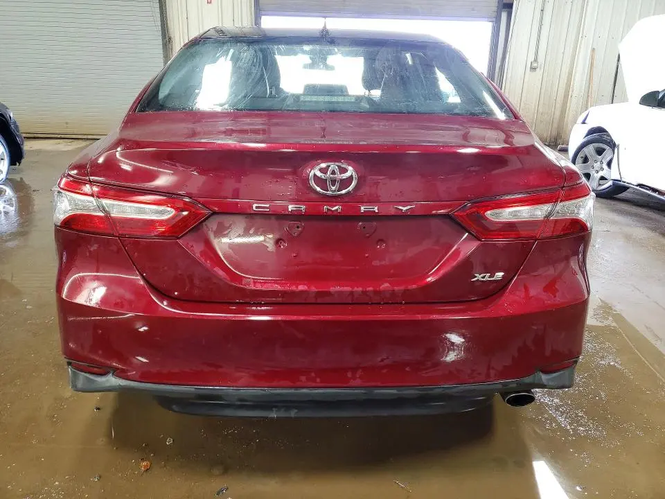 2019 TOYOTA CAMRY XLE  