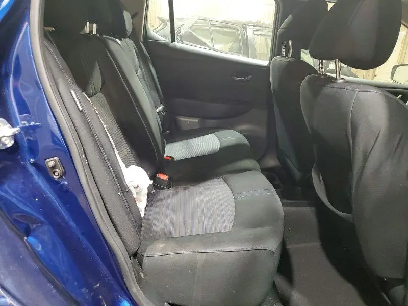 2022 NISSAN LEAF S  