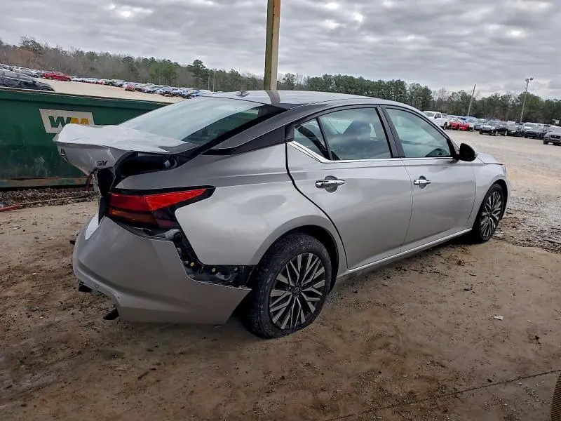 2023 NISSAN ALTIMA SV  