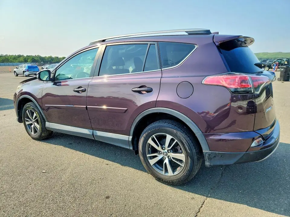 2018 TOYOTA RAV4 XLE  