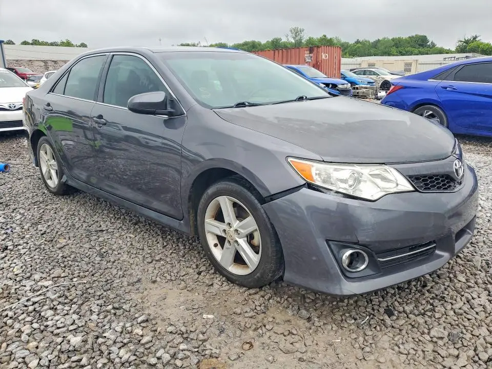 2012 TOYOTA CAMRY SE  