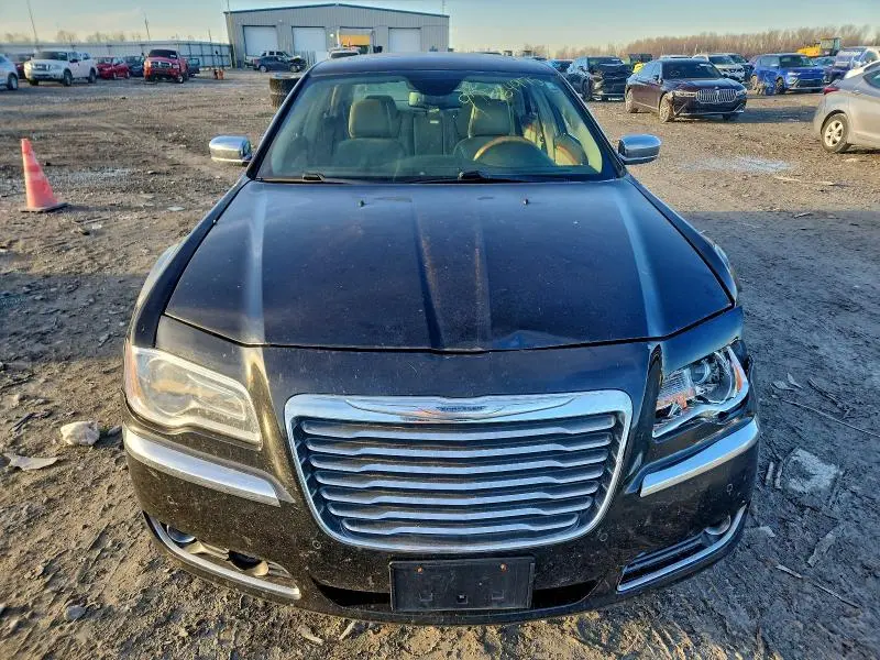 2013 CHRYSLER 300C   