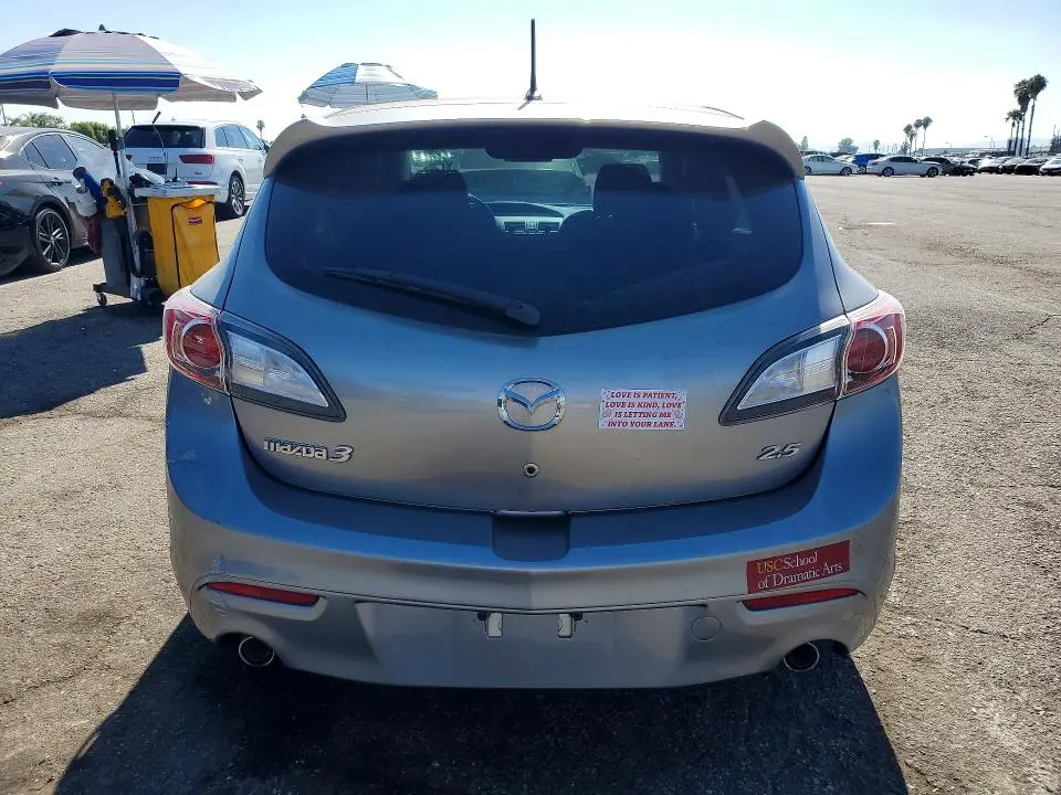 2011 MAZDA 3 S  
