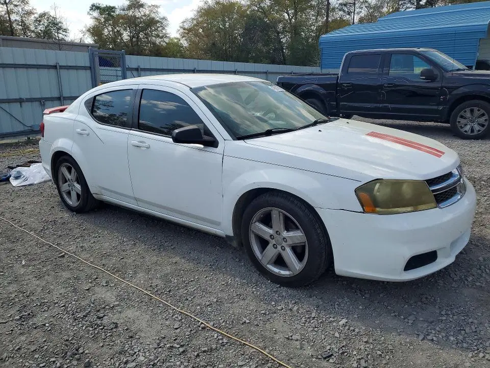 2013 DODGE AVENGER SE  