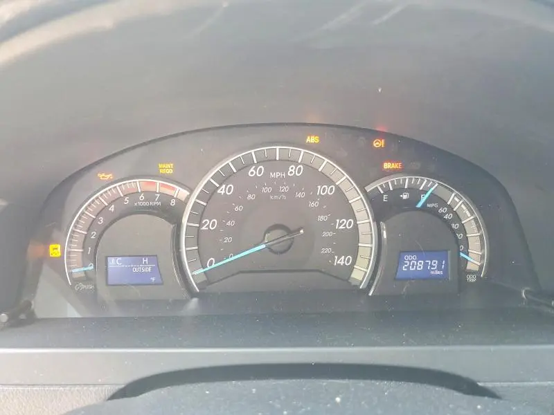 2013 TOYOTA CAMRY SE  